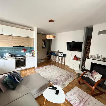 In & Out Apartment, Free Garage Appartement