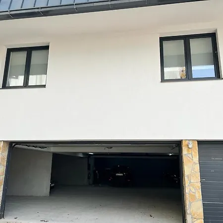 In & Out Apartment, Free Garage * Bjelašnica
